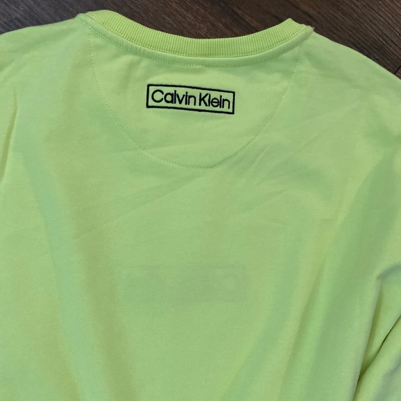 NWT Calvin Klein NEON Yellow Green SWEATSHIRT Lounge Shirt MENS Medium - Picture 2 of 5
